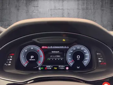 AUDI Q8 50 TDI quattro S line AHK Laserlicht Pano