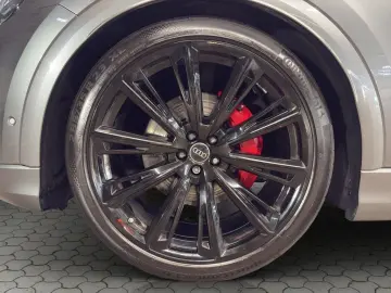 AUDI Q8 50 TDI quattro S line AHK Laserlicht Pano