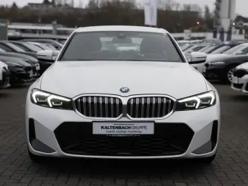 BMW 320d M-Sport FACEL. LED ACC NAVI H K KAMERA SHZ