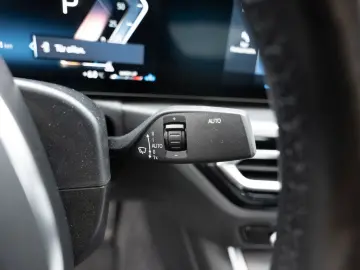 BMW 320d M-Sport FACEL. LED ACC NAVI H K KAMERA SHZ