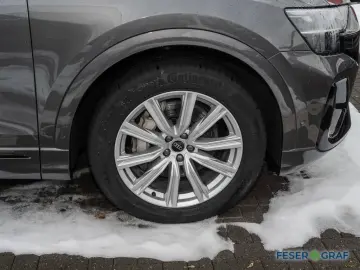 AUDI Q8 45 TDI Matrix