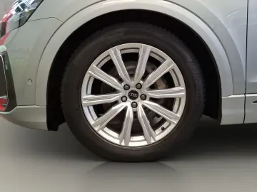 AUDI Q8 SUV 55 TFSI quattro