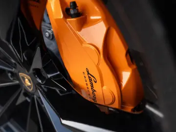 LAMBORGHINI Urus S 23  B&O PANO MASSAGE PARK-ASSIST ADP