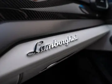LAMBORGHINI Urus S 23  B&O PANO MASSAGE PARK-ASSIST ADP