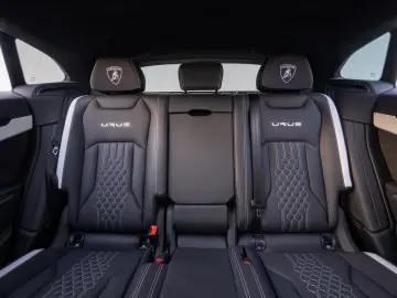 LAMBORGHINI Urus S 23  B&O PANO MASSAGE PARK-ASSIST ADP
