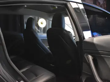 Tesla Model 3 Standard Reichweite Plus Hinterradantrieb