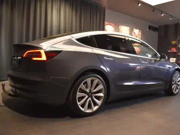 Tesla Model 3 Standard Reichweite Plus Hinterradantrieb