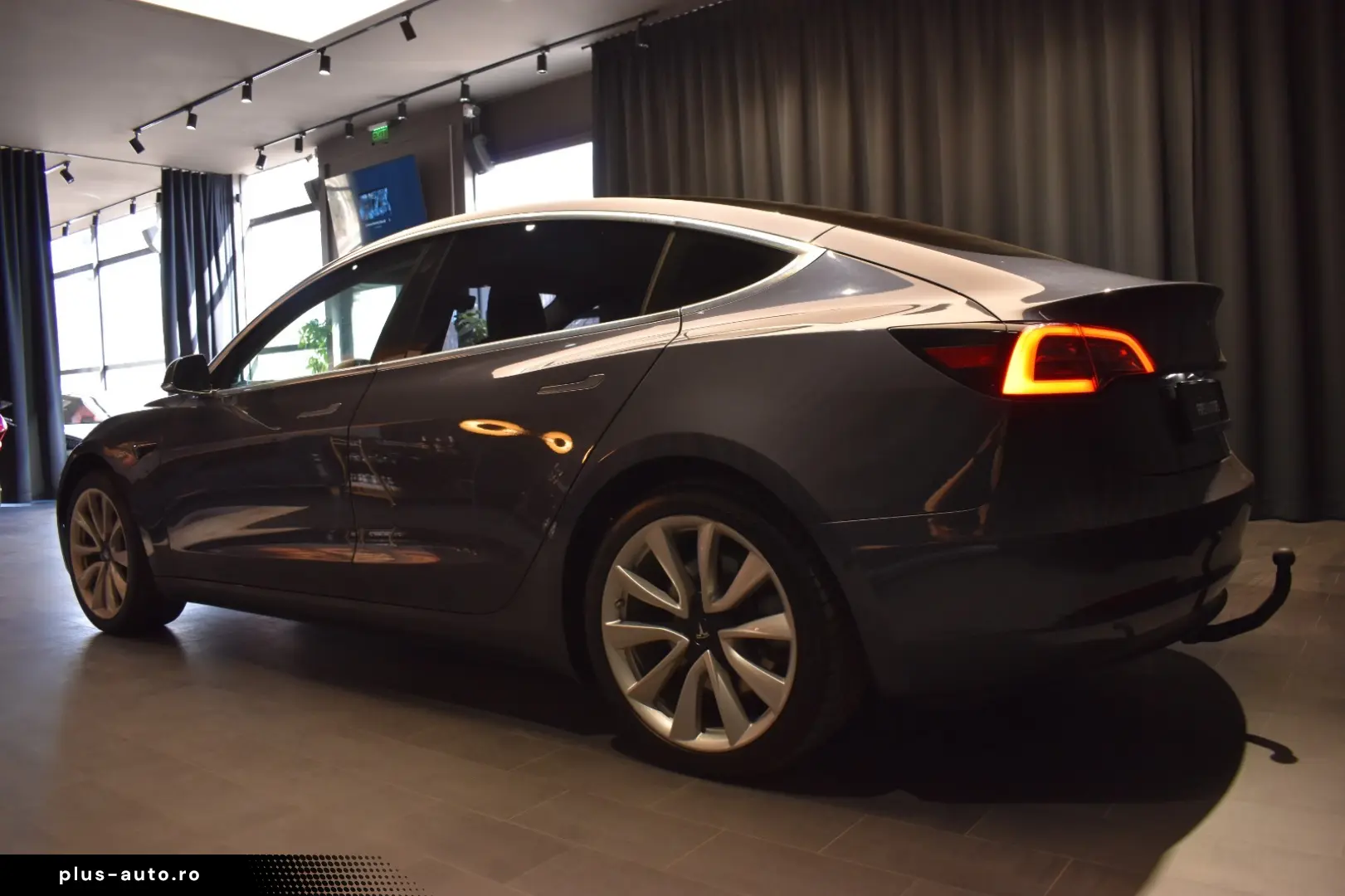 Tesla Model 3 Standard Reichweite Plus Hinterradantrieb