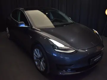 Tesla Model 3 Standard Reichweite Plus Hinterradantrieb
