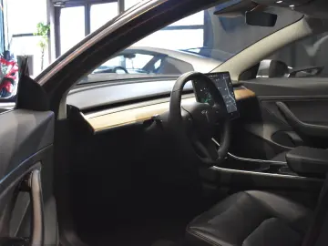 Tesla Model 3 Standard Reichweite Plus Hinterradantrieb