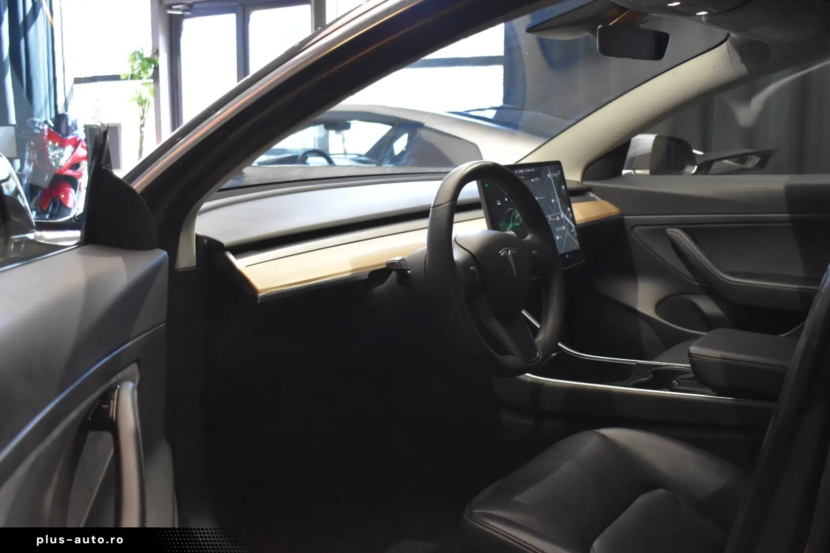 Tesla Model 3 Standard Reichweite Plus Hinterradantrieb