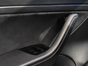 Tesla Model 3 Standard Reichweite Plus Hinterradantrieb