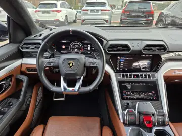 LAMBORGHINI Urus 840PS.Pan.Sitzlüf Mass.B&OLenk.Hzg.Insp.neu