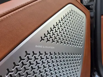 LAMBORGHINI Urus 840PS.Pan.Sitzlüf Mass.B&OLenk.Hzg.Insp.neu