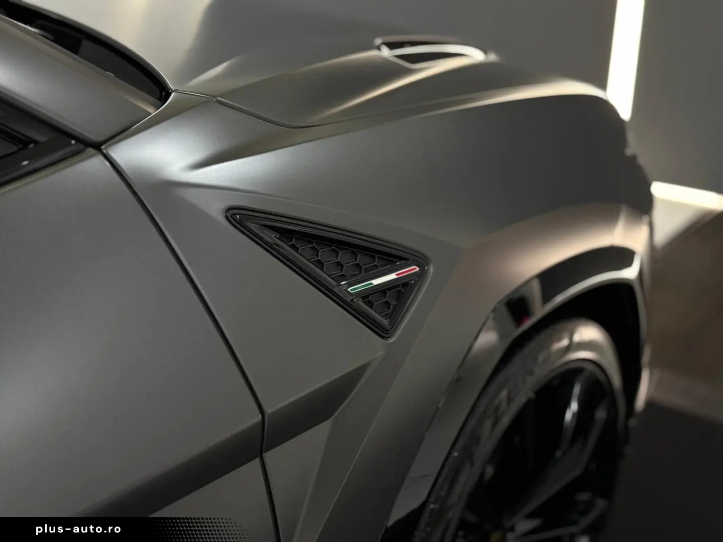 LAMBORGHINI Urus S StylePack CARBON 360 HUD 23ZOLL PANO SOFT