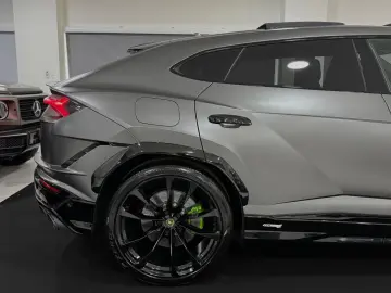 LAMBORGHINI Urus S StylePack CARBON 360 HUD 23ZOLL PANO SOFT