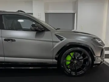 LAMBORGHINI Urus S StylePack CARBON 360 HUD 23ZOLL PANO SOFT