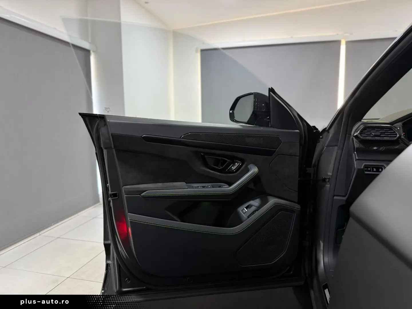 LAMBORGHINI Urus S StylePack CARBON 360 HUD 23ZOLL PANO SOFT