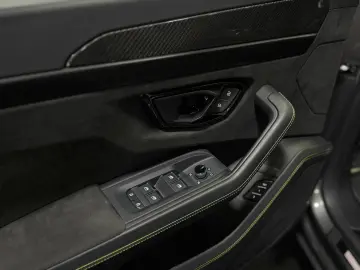 LAMBORGHINI Urus S StylePack CARBON 360 HUD 23ZOLL PANO SOFT