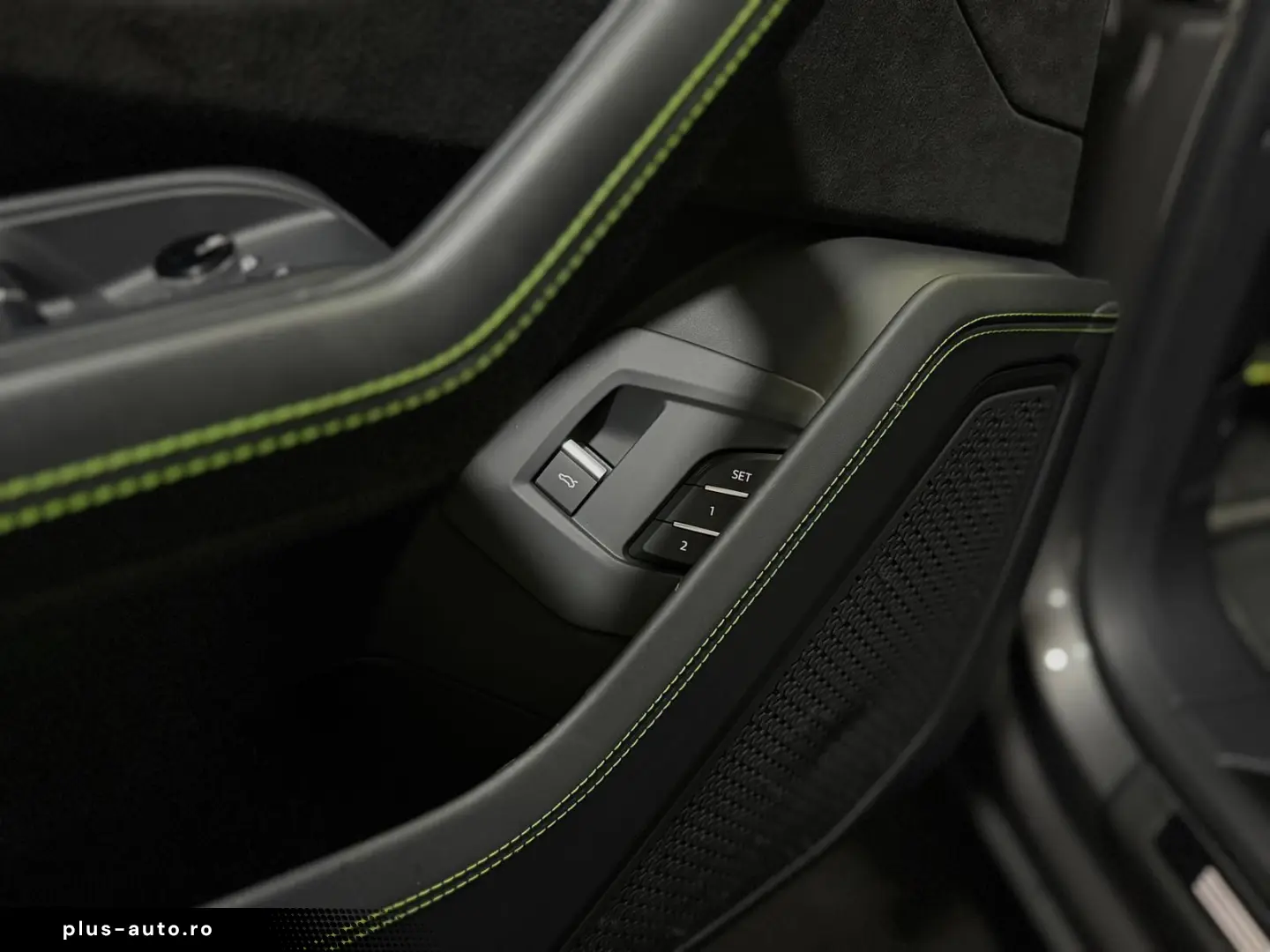 LAMBORGHINI Urus S StylePack CARBON 360 HUD 23ZOLL PANO SOFT