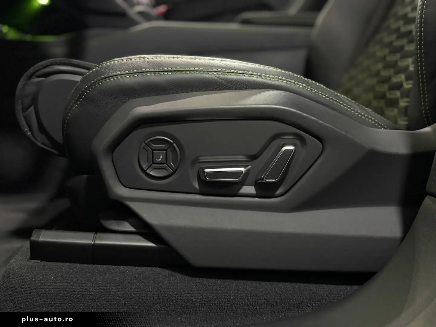 LAMBORGHINI Urus S StylePack CARBON 360 HUD 23ZOLL PANO SOFT