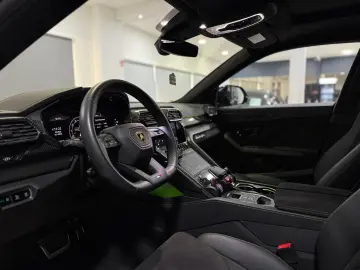 LAMBORGHINI Urus S StylePack CARBON 360 HUD 23ZOLL PANO SOFT