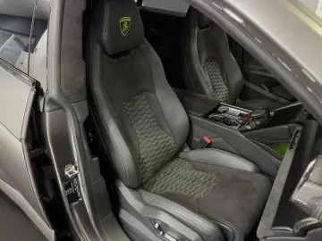 LAMBORGHINI Urus S StylePack CARBON 360 HUD 23ZOLL PANO SOFT