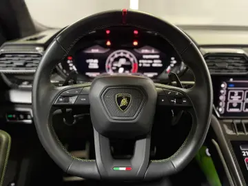 LAMBORGHINI Urus S StylePack CARBON 360 HUD 23ZOLL PANO SOFT