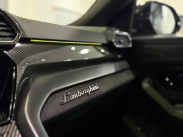 LAMBORGHINI Urus S StylePack CARBON 360 HUD 23ZOLL PANO SOFT