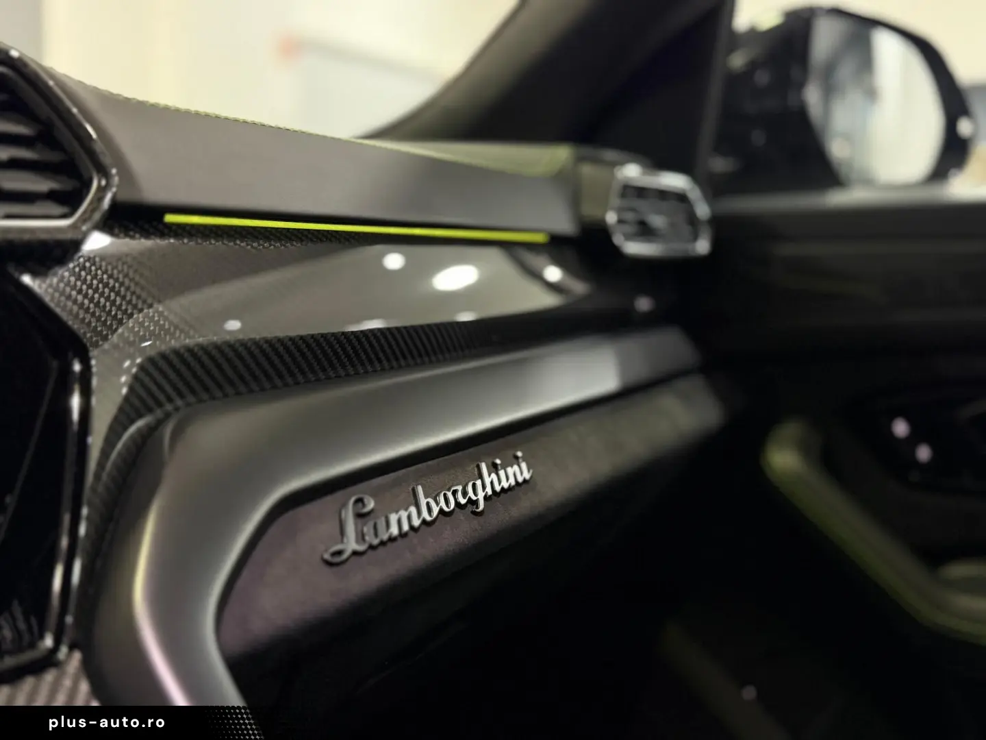 LAMBORGHINI Urus S StylePack CARBON 360 HUD 23ZOLL PANO SOFT