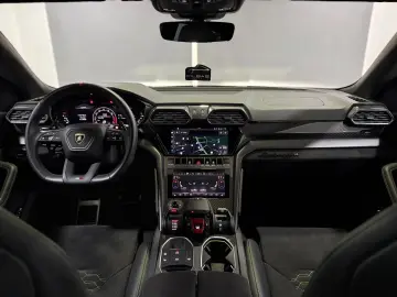 LAMBORGHINI Urus S StylePack CARBON 360 HUD 23ZOLL PANO SOFT