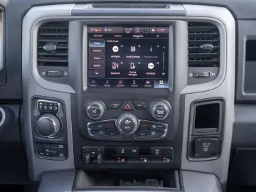 Dodge Ram RAM 1500 Classic