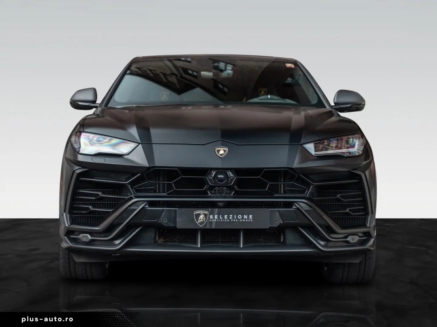 LAMBORGHINI Urus Graphite Capsule   Matt Paint   Carbon Pack