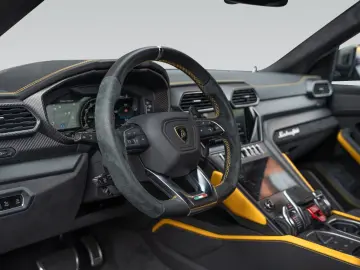 LAMBORGHINI Urus Graphite Capsule   Matt Paint   Carbon Pack