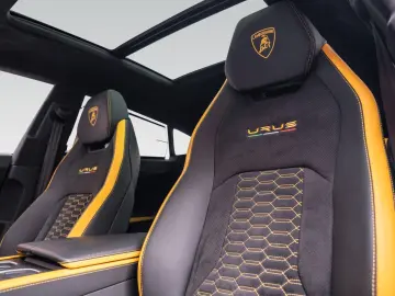 LAMBORGHINI Urus Graphite Capsule   Matt Paint   Carbon Pack