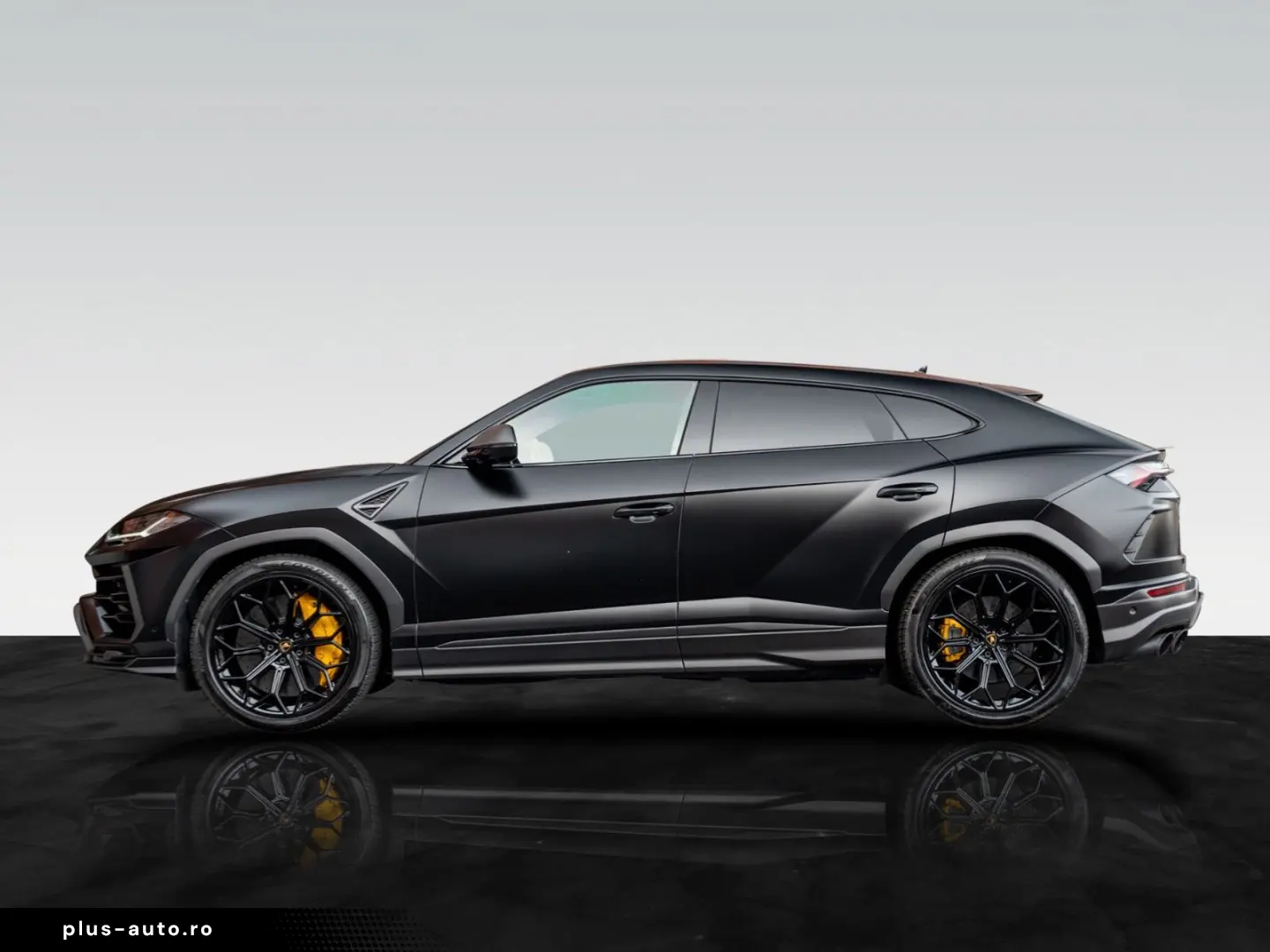 LAMBORGHINI Urus Graphite Capsule   Matt Paint   Carbon Pack