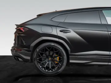 LAMBORGHINI Urus Graphite Capsule   Matt Paint   Carbon Pack