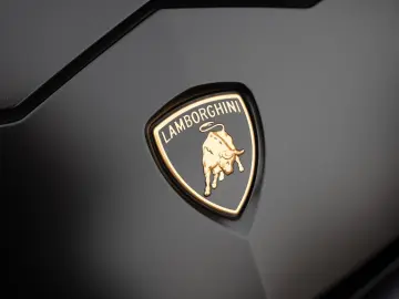 LAMBORGHINI Urus Graphite Capsule   Matt Paint   Carbon Pack