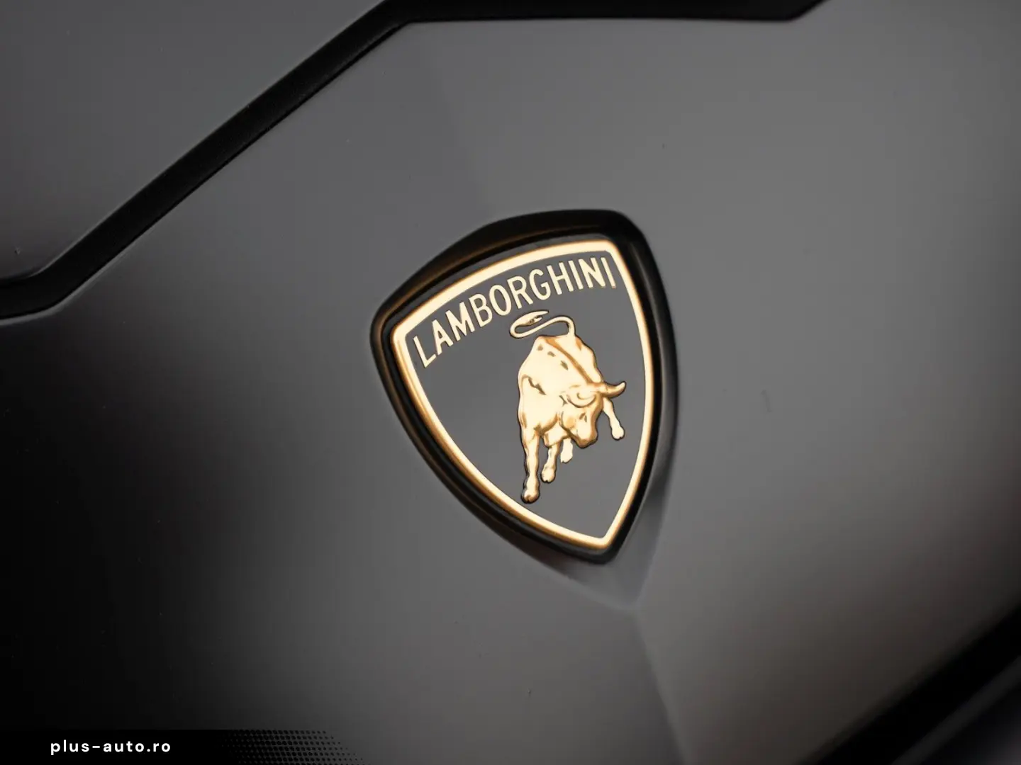 LAMBORGHINI Urus Graphite Capsule   Matt Paint   Carbon Pack