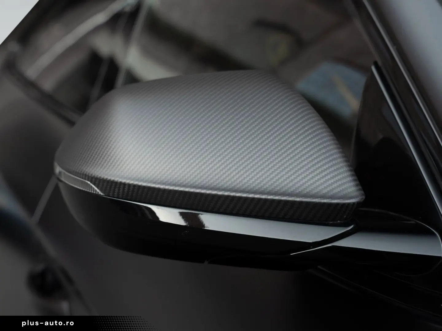 LAMBORGHINI Urus Graphite Capsule   Matt Paint   Carbon Pack