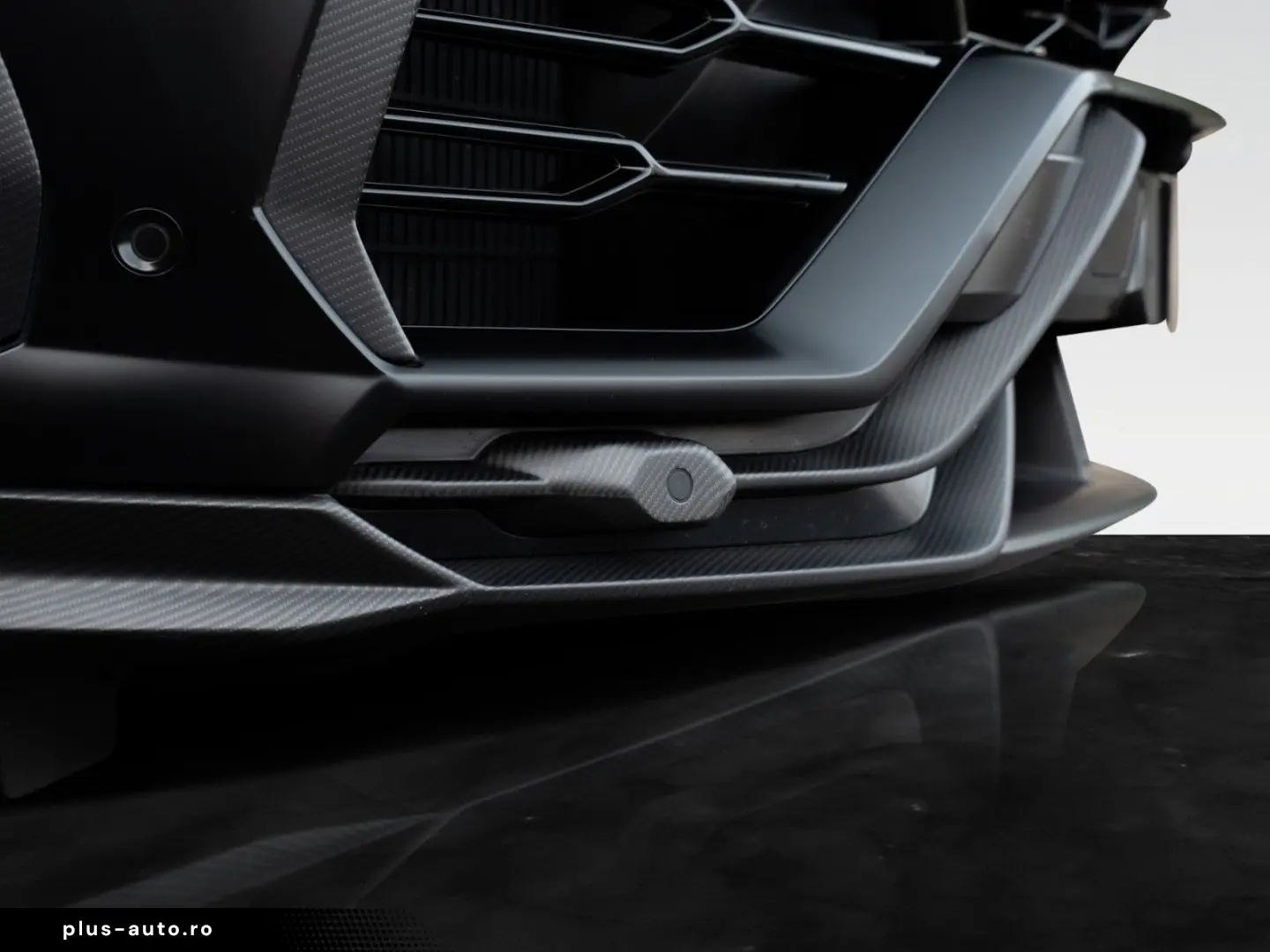 LAMBORGHINI Urus Graphite Capsule   Matt Paint   Carbon Pack