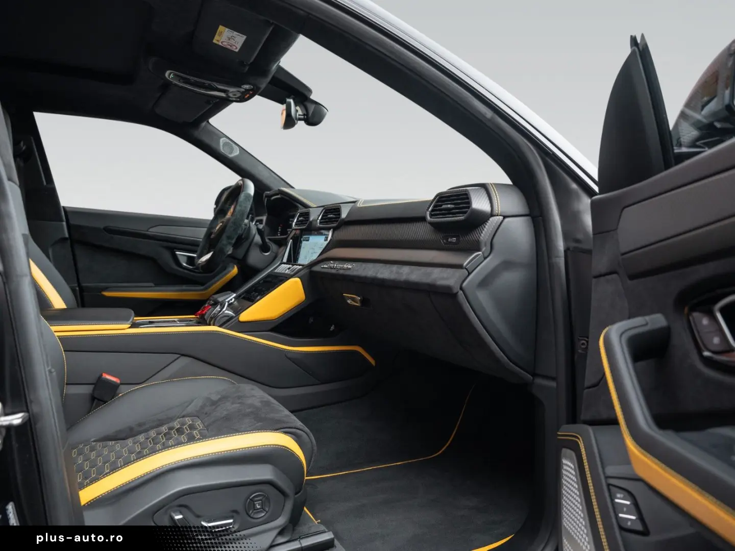 LAMBORGHINI Urus Graphite Capsule   Matt Paint   Carbon Pack