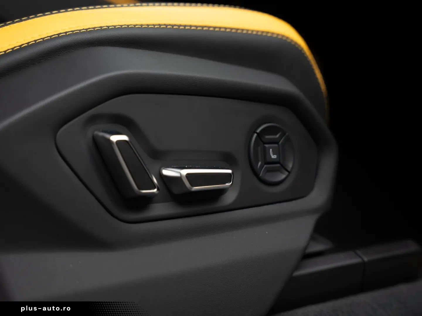 LAMBORGHINI Urus Graphite Capsule   Matt Paint   Carbon Pack