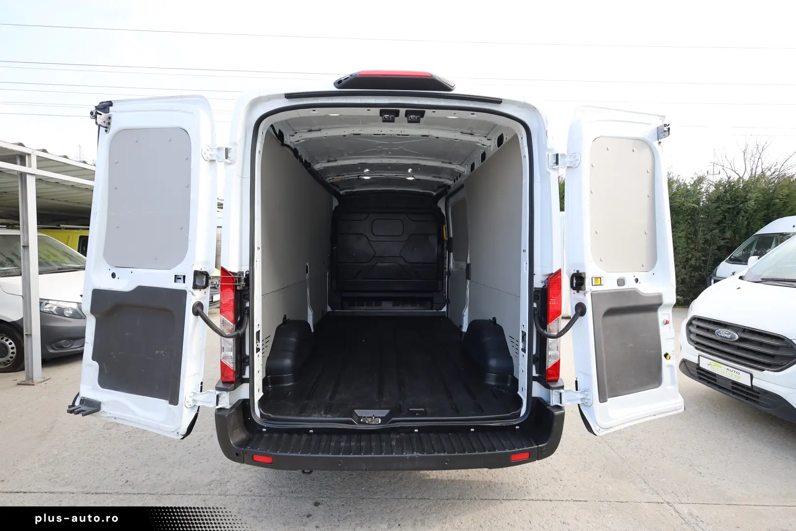 Ford Transit L3H2 2.0D 130CP (avariata de grindina)