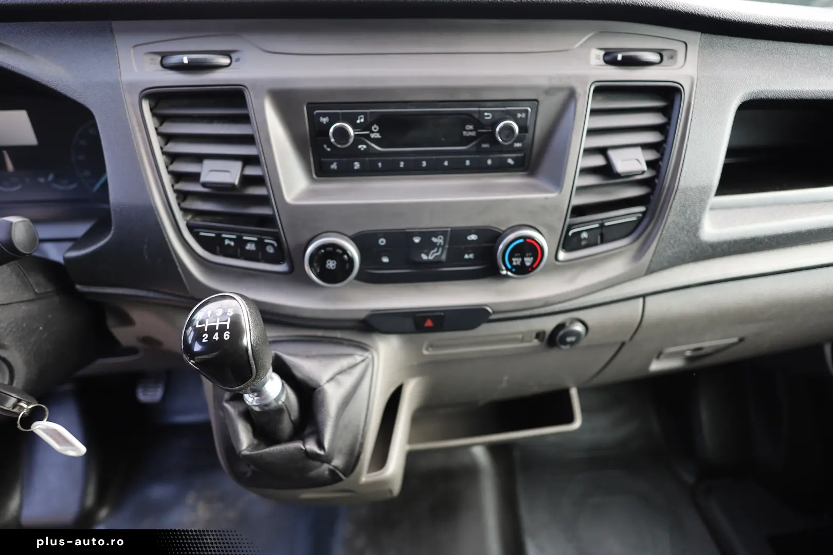 Ford Transit L3H2 2.0D 130CP (avariata de grindina)