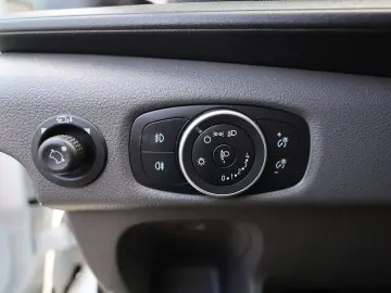 Ford Transit L3H2 2.0D 130CP (avariata de grindina)