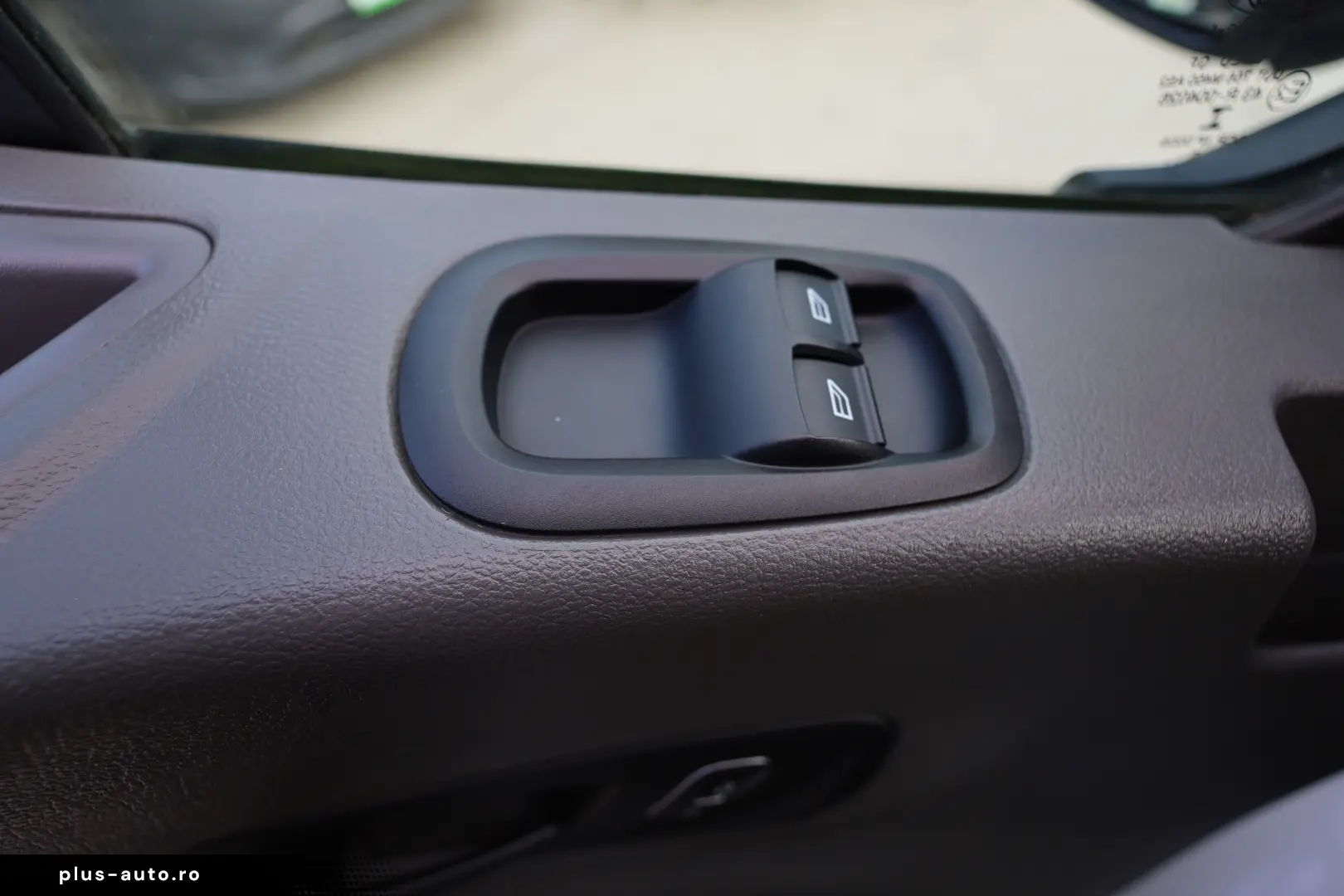 Ford Transit L3H2 2.0D 130CP (avariata de grindina)