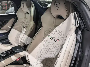 LAMBORGHINI Huracán Evo Spyder AWD Selezione Garantie