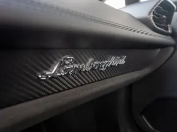 LAMBORGHINI Huracán Evo Spyder 20  SPORT SEATS EVO TRIM LIFT