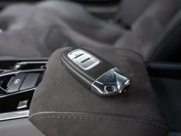 LAMBORGHINI Huracán Evo Spyder 20  SPORT SEATS EVO TRIM LIFT